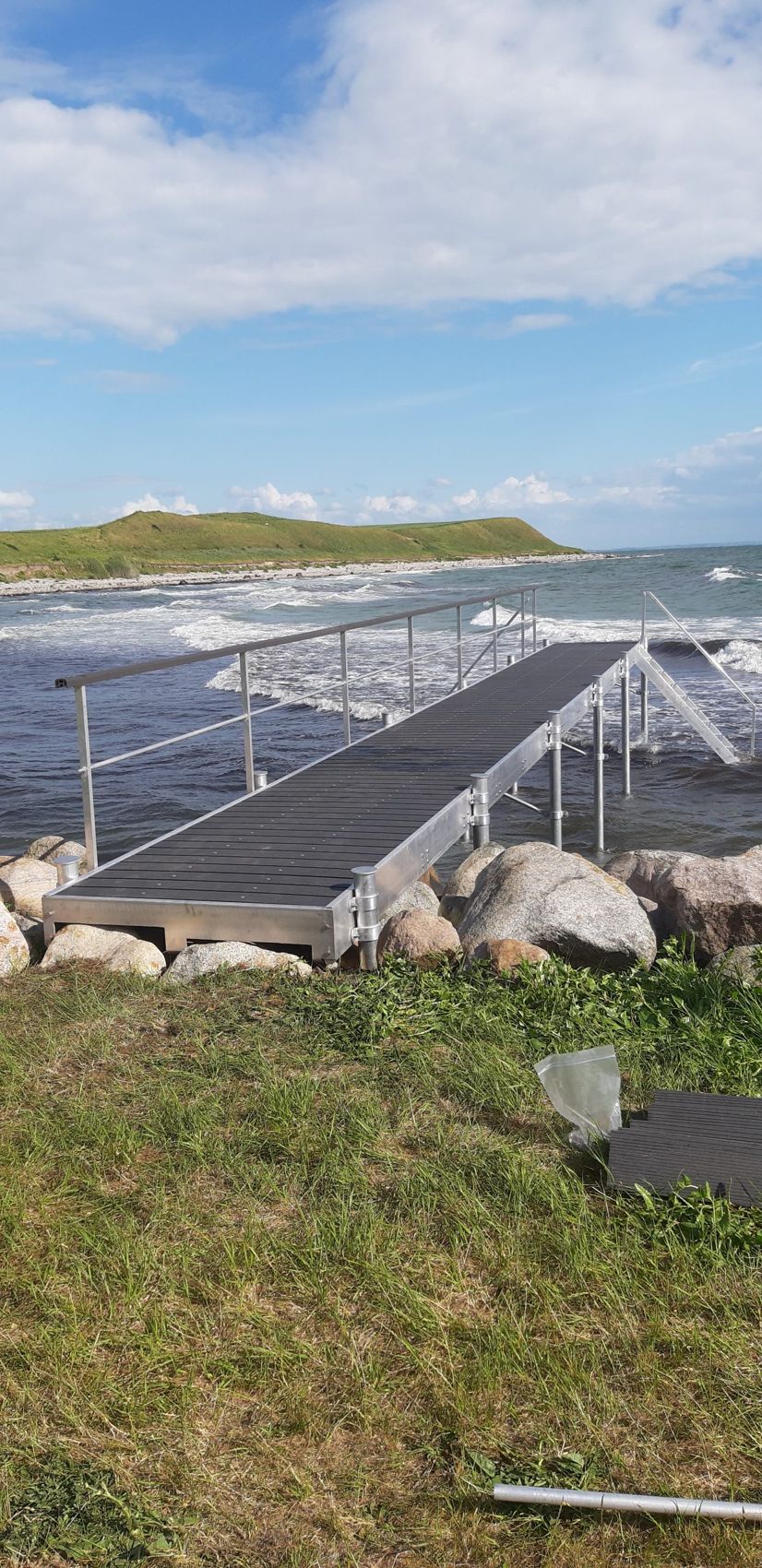 Sejerø – 100 % vedligeholdelsesfri badebro i aluminium og komposit ved færgelejet.